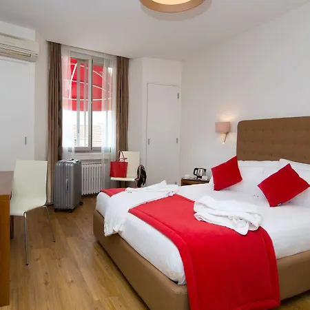 Otel De France 3*